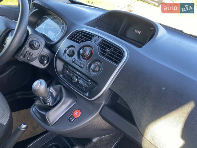 Білий Рено Кєнгу, об'ємом двигуна 1.5 л та пробігом 142 тис. км за 14999 $, фото 27 на Automoto.ua