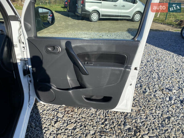 Білий Рено Кєнгу, об'ємом двигуна 1.5 л та пробігом 142 тис. км за 14999 $, фото 24 на Automoto.ua