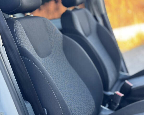 Білий Рено Кєнгу, об'ємом двигуна 1.5 л та пробігом 102 тис. км за 12500 $, фото 59 на Automoto.ua