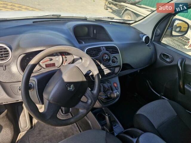 Белый Рено Кенгу, объемом двигателя 1.5 л и пробегом 188 тыс. км за 10900 $, фото 10 на Automoto.ua