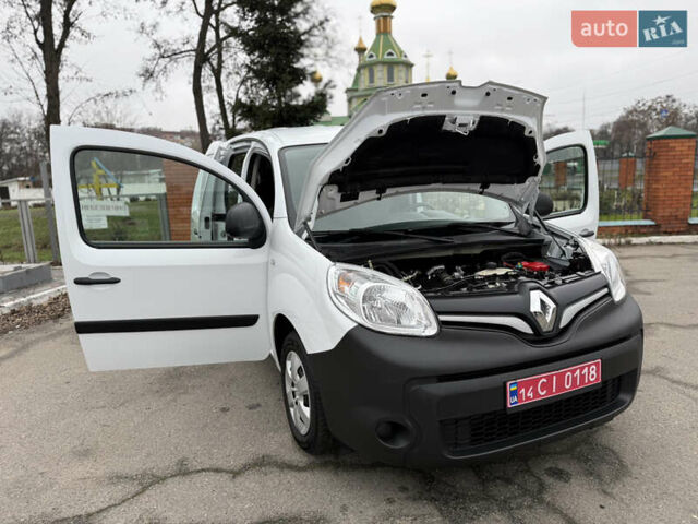 Белый Рено Кенгу, объемом двигателя 1.5 л и пробегом 118 тыс. км за 12599 $, фото 90 на Automoto.ua