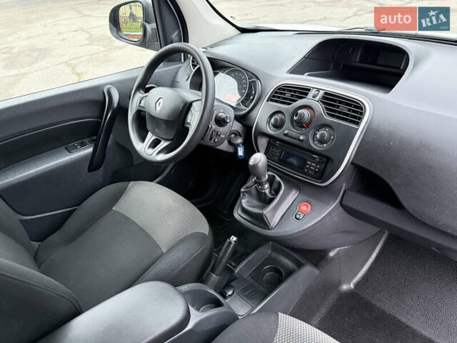 Белый Рено Кенгу, объемом двигателя 1.5 л и пробегом 118 тыс. км за 12599 $, фото 46 на Automoto.ua