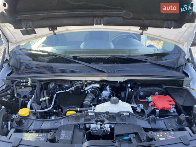 Білий Рено Кєнгу, об'ємом двигуна 1.5 л та пробігом 142 тис. км за 14999 $, фото 35 на Automoto.ua