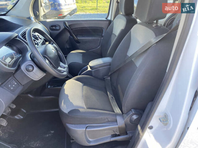 Білий Рено Кєнгу, об'ємом двигуна 1.5 л та пробігом 142 тис. км за 14999 $, фото 21 на Automoto.ua