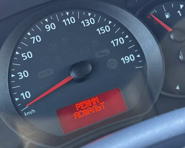 Білий Рено Кєнгу, об'ємом двигуна 1.5 л та пробігом 102 тис. км за 12500 $, фото 43 на Automoto.ua