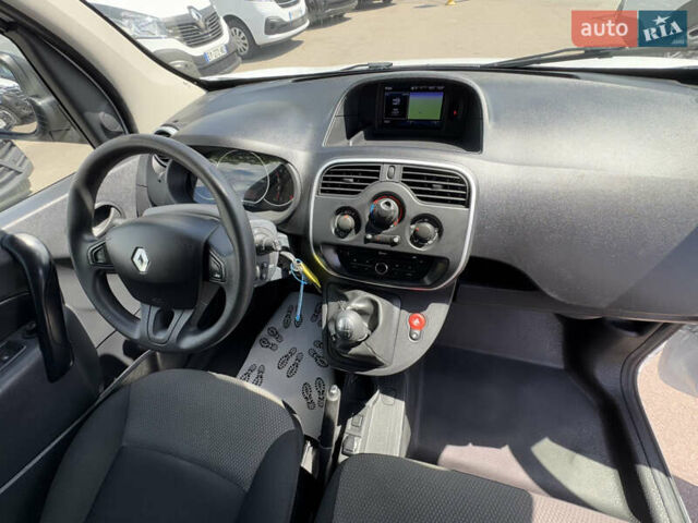 Рено Кенгу 2021 в Киеве на Automoto.ua Белый Рено Кенгу, объемом двигателя 1.5 л и пробегом 202 тыс. км за 12800 $, фото 23 на Automoto.ua