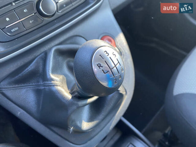 Білий Рено Кєнгу, об'ємом двигуна 1.5 л та пробігом 142 тис. км за 14999 $, фото 42 на Automoto.ua