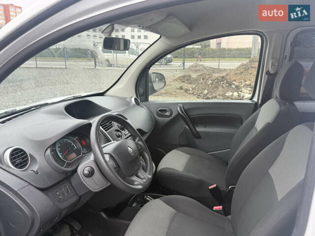 Белый Рено Кенгу, объемом двигателя 0 л и пробегом 54 тыс. км за 12500 $, фото 9 на Automoto.ua