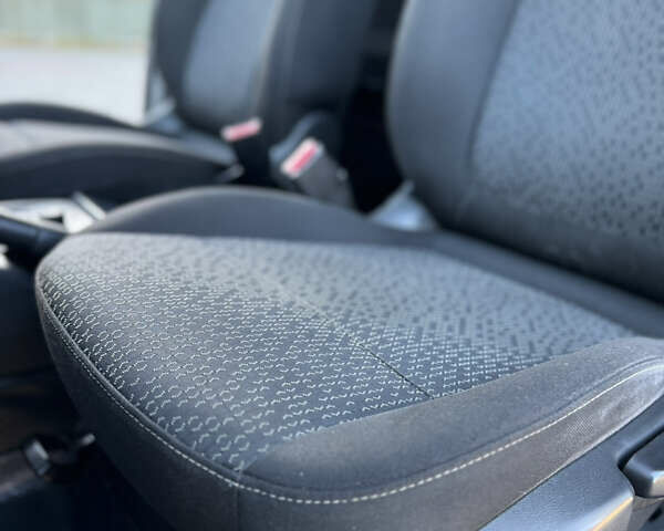 Білий Рено Кєнгу, об'ємом двигуна 1.5 л та пробігом 102 тис. км за 12500 $, фото 54 на Automoto.ua