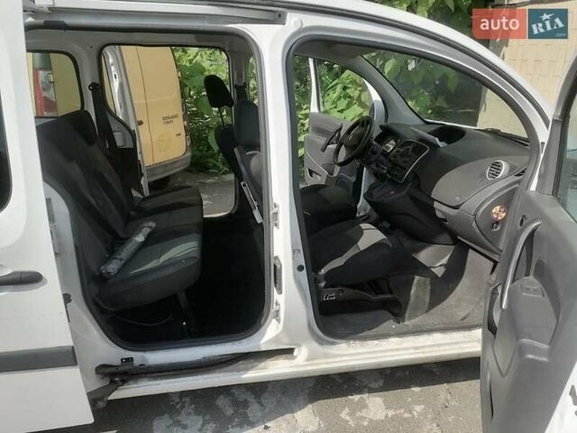 Белый Рено Кенгу, объемом двигателя 0 л и пробегом 29 тыс. км за 13035 $, фото 9 на Automoto.ua