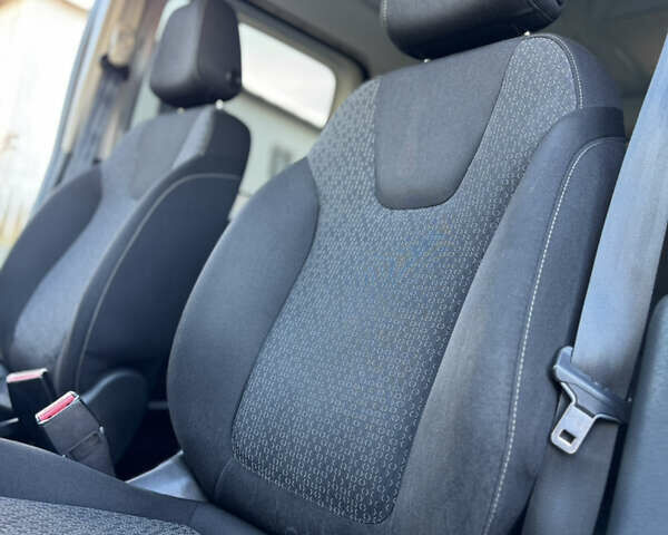 Білий Рено Кєнгу, об'ємом двигуна 1.5 л та пробігом 102 тис. км за 12500 $, фото 55 на Automoto.ua