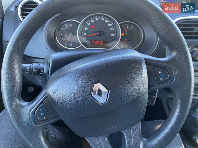 Білий Рено Кєнгу, об'ємом двигуна 1.5 л та пробігом 142 тис. км за 14999 $, фото 44 на Automoto.ua