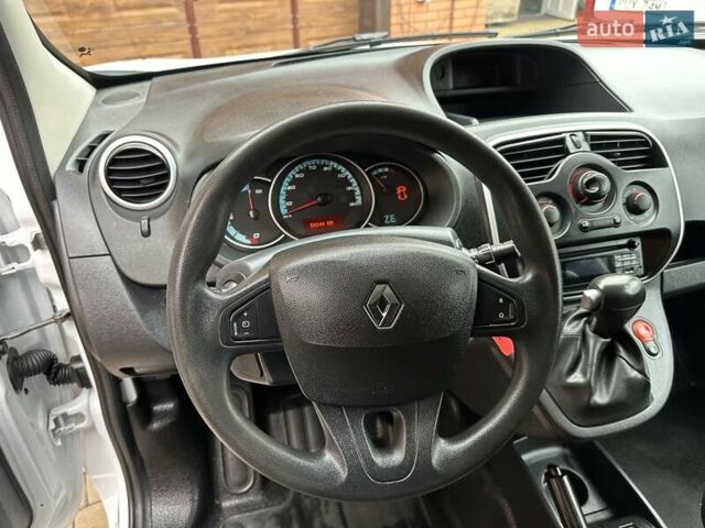 Белый Рено Кенгу, объемом двигателя 0 л и пробегом 54 тыс. км за 12500 $, фото 24 на Automoto.ua