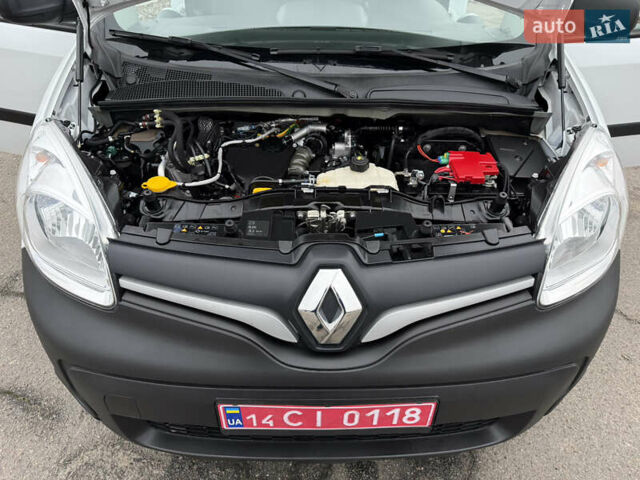 Белый Рено Кенгу, объемом двигателя 1.5 л и пробегом 118 тыс. км за 12599 $, фото 79 на Automoto.ua