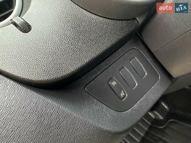 Белый Рено Кенгу, объемом двигателя 0 л и пробегом 54 тыс. км за 12500 $, фото 23 на Automoto.ua