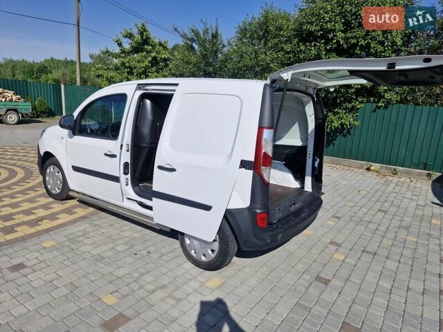 Белый Рено Кенгу, объемом двигателя 1.5 л и пробегом 188 тыс. км за 10900 $, фото 13 на Automoto.ua