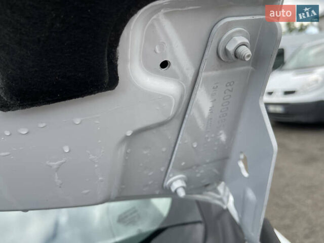 Белый Рено Кенгу, объемом двигателя 0 л и пробегом 112 тыс. км за 15200 $, фото 47 на Automoto.ua