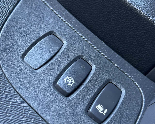 Білий Рено Кєнгу, об'ємом двигуна 1.5 л та пробігом 102 тис. км за 12500 $, фото 45 на Automoto.ua