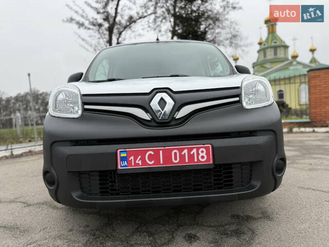 Белый Рено Кенгу, объемом двигателя 1.5 л и пробегом 118 тыс. км за 12599 $, фото 32 на Automoto.ua