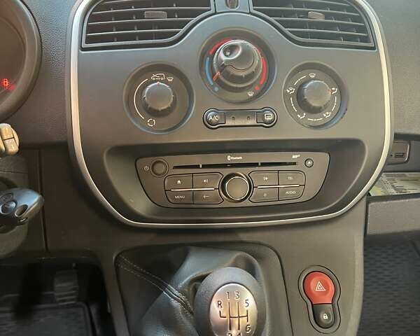 Рено Кєнгу 2021 у Іршава на Automoto.ua Білий Рено Кєнгу, об'ємом двигуна 1.46 л та пробігом 90 тис. км за 15162 $, фото 7 на Automoto.ua