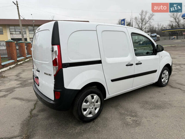 Белый Рено Кенгу, объемом двигателя 1.5 л и пробегом 118 тыс. км за 12599 $, фото 15 на Automoto.ua