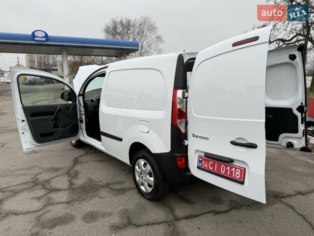 Белый Рено Кенгу, объемом двигателя 1.5 л и пробегом 118 тыс. км за 12599 $, фото 101 на Automoto.ua