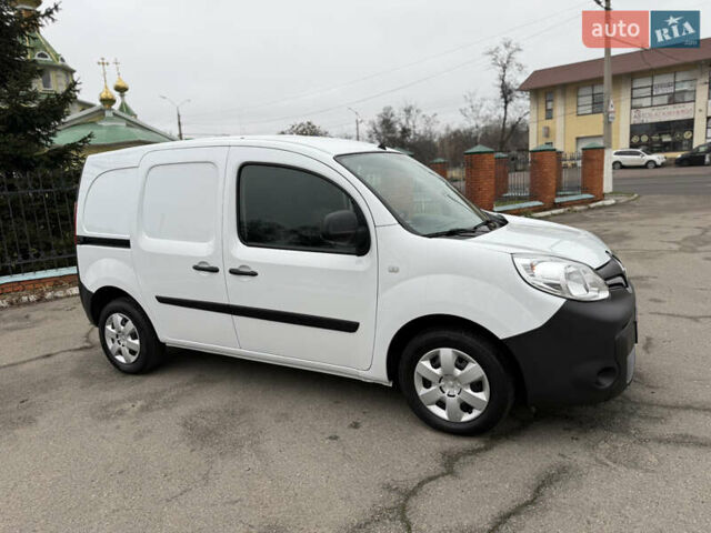 Белый Рено Кенгу, объемом двигателя 1.5 л и пробегом 118 тыс. км за 12599 $, фото 10 на Automoto.ua