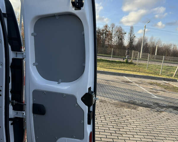 Белый Рено Кенгу, объемом двигателя 0 л и пробегом 17 тыс. км за 14200 $, фото 23 на Automoto.ua