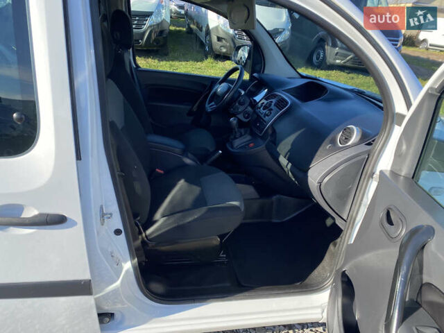 Білий Рено Кєнгу, об'ємом двигуна 1.5 л та пробігом 142 тис. км за 14999 $, фото 28 на Automoto.ua