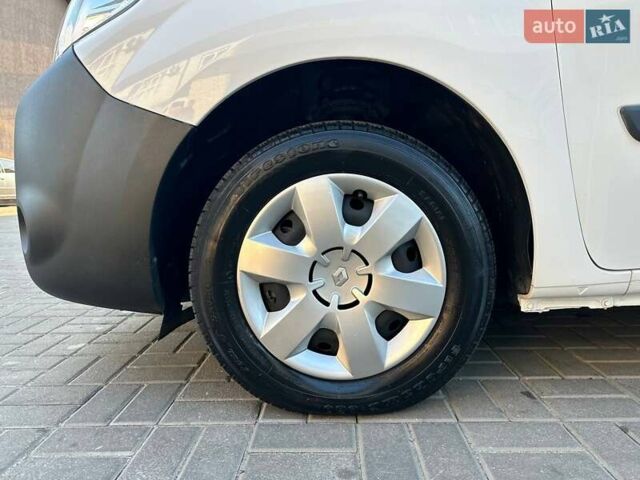 Белый Рено Кенгу, объемом двигателя 1.5 л и пробегом 14 тыс. км за 13800 $, фото 9 на Automoto.ua