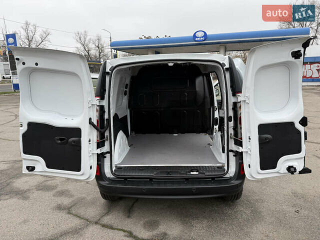 Белый Рено Кенгу, объемом двигателя 1.5 л и пробегом 118 тыс. км за 12599 $, фото 75 на Automoto.ua