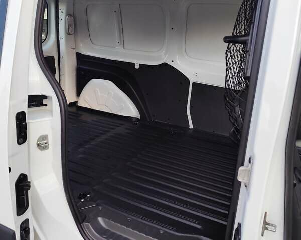 Белый Рено Кенгу, объемом двигателя 1.5 л и пробегом 169 тыс. км за 12800 $, фото 26 на Automoto.ua