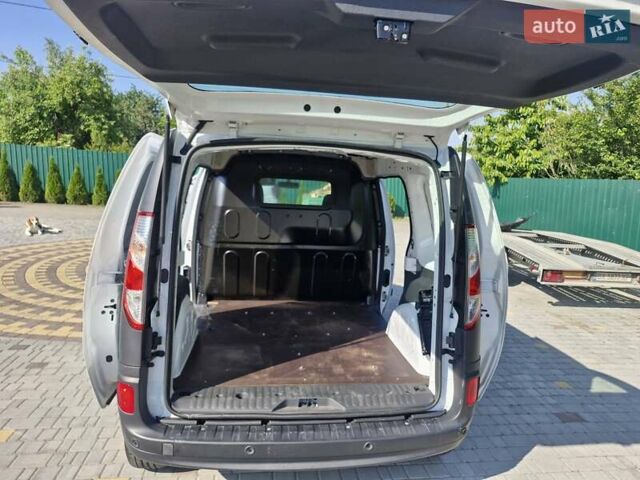 Белый Рено Кенгу, объемом двигателя 1.5 л и пробегом 188 тыс. км за 10900 $, фото 12 на Automoto.ua