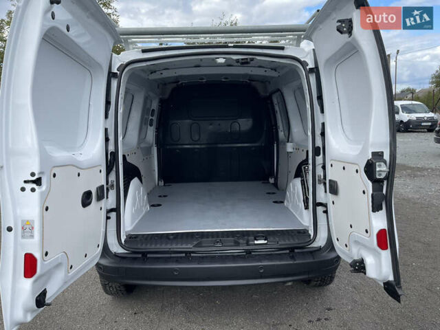 Белый Рено Кенгу, объемом двигателя 0 л и пробегом 112 тыс. км за 15200 $, фото 27 на Automoto.ua
