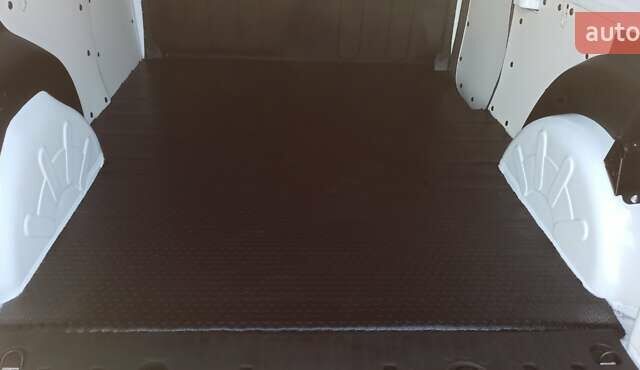 Белый Рено Кенгу, объемом двигателя 1.5 л и пробегом 200 тыс. км за 12000 $, фото 23 на Automoto.ua