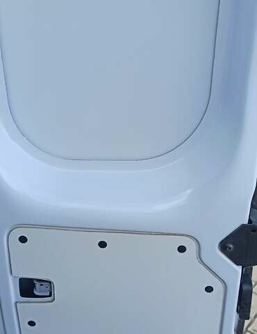 Белый Рено Кенгу, объемом двигателя 1.5 л и пробегом 200 тыс. км за 12000 $, фото 25 на Automoto.ua