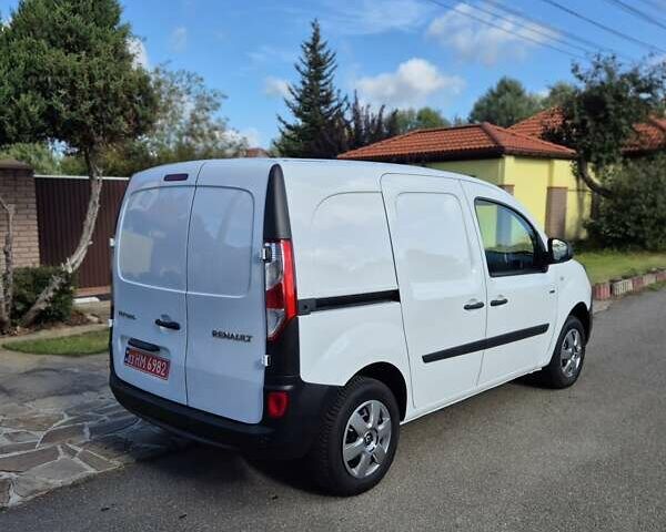 Белый Рено Кенгу, объемом двигателя 0 л и пробегом 43 тыс. км за 10950 $, фото 7 на Automoto.ua