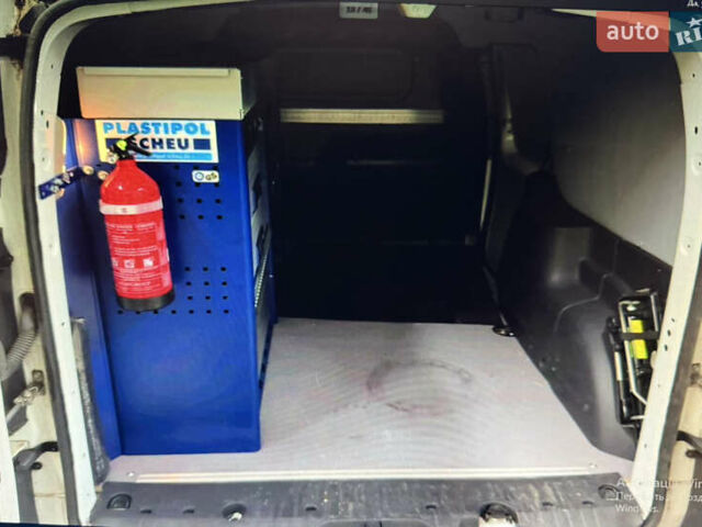 Белый Рено Кенгу, объемом двигателя 0 л и пробегом 17 тыс. км за 14200 $, фото 37 на Automoto.ua