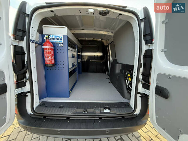 Белый Рено Кенгу, объемом двигателя 0 л и пробегом 17 тыс. км за 14200 $, фото 25 на Automoto.ua