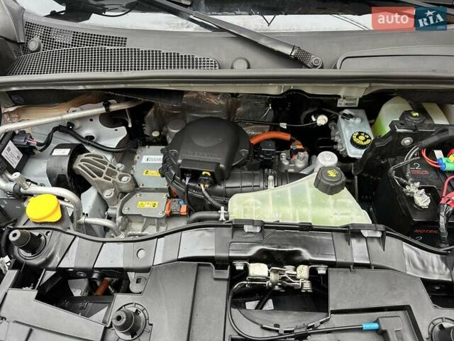 Белый Рено Кенгу, объемом двигателя 0 л и пробегом 54 тыс. км за 12500 $, фото 52 на Automoto.ua