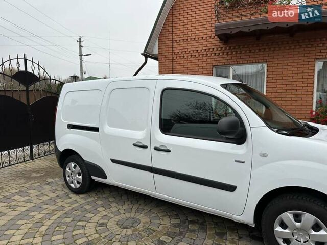 Белый Рено Кенгу, объемом двигателя 0 л и пробегом 54 тыс. км за 12500 $, фото 14 на Automoto.ua