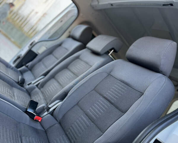 Білий Рено Кєнгу, об'ємом двигуна 1.5 л та пробігом 102 тис. км за 12500 $, фото 70 на Automoto.ua