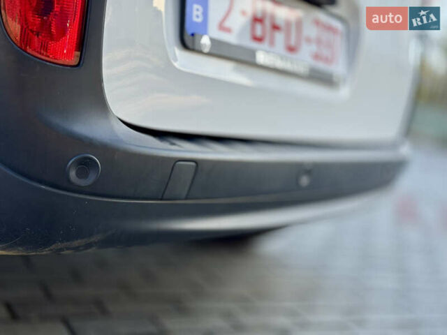 Білий Рено Кєнгу, об'ємом двигуна 1.5 л та пробігом 102 тис. км за 12500 $, фото 37 на Automoto.ua