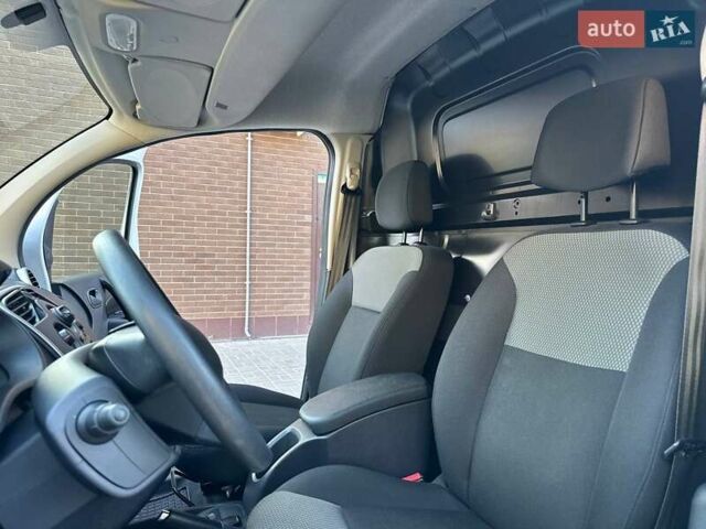 Белый Рено Кенгу, объемом двигателя 1.5 л и пробегом 14 тыс. км за 13800 $, фото 24 на Automoto.ua