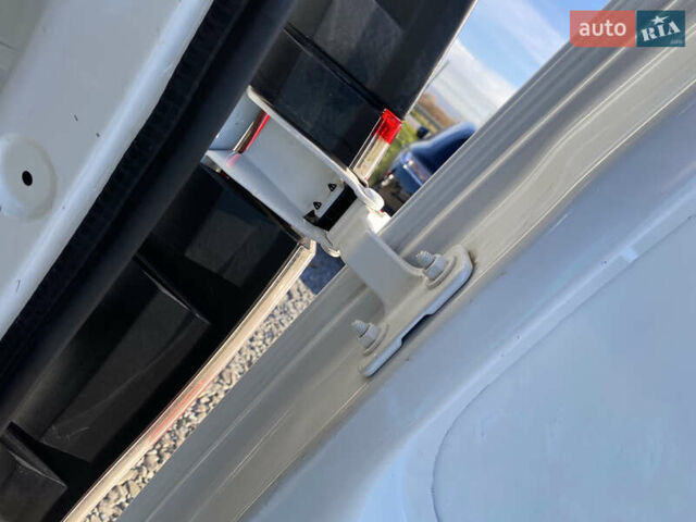 Білий Рено Кєнгу, об'ємом двигуна 1.5 л та пробігом 142 тис. км за 14999 $, фото 32 на Automoto.ua