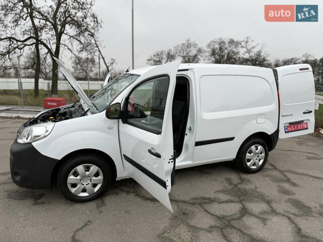 Белый Рено Кенгу, объемом двигателя 1.5 л и пробегом 118 тыс. км за 12599 $, фото 105 на Automoto.ua