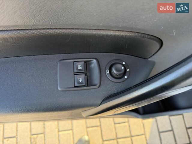 Белый Рено Кенгу, объемом двигателя 0 л и пробегом 17 тыс. км за 14200 $, фото 9 на Automoto.ua