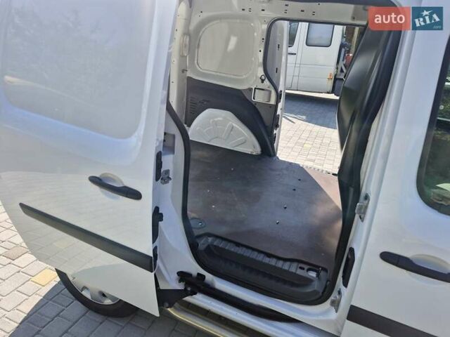 Белый Рено Кенгу, объемом двигателя 1.5 л и пробегом 188 тыс. км за 10900 $, фото 11 на Automoto.ua