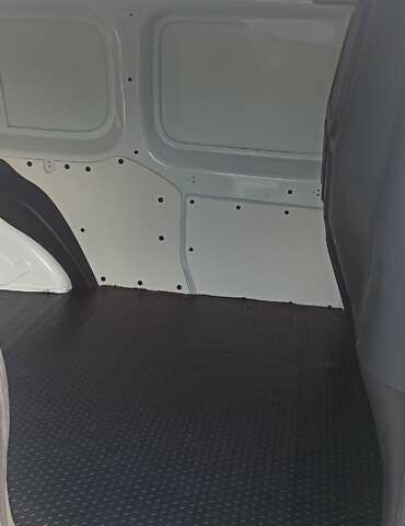 Белый Рено Кенгу, объемом двигателя 1.5 л и пробегом 200 тыс. км за 12000 $, фото 17 на Automoto.ua