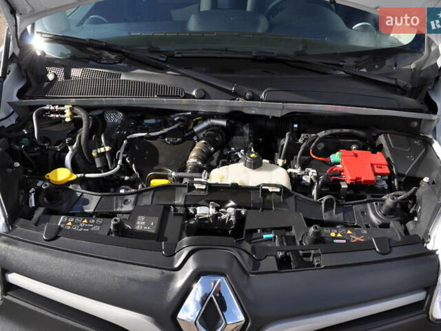 Рено Кенгу 2021 в Киеве на Automoto.ua Белый Рено Кенгу, объемом двигателя 1.5 л и пробегом 232 тыс. км за 12500 $, фото 82 на Automoto.ua